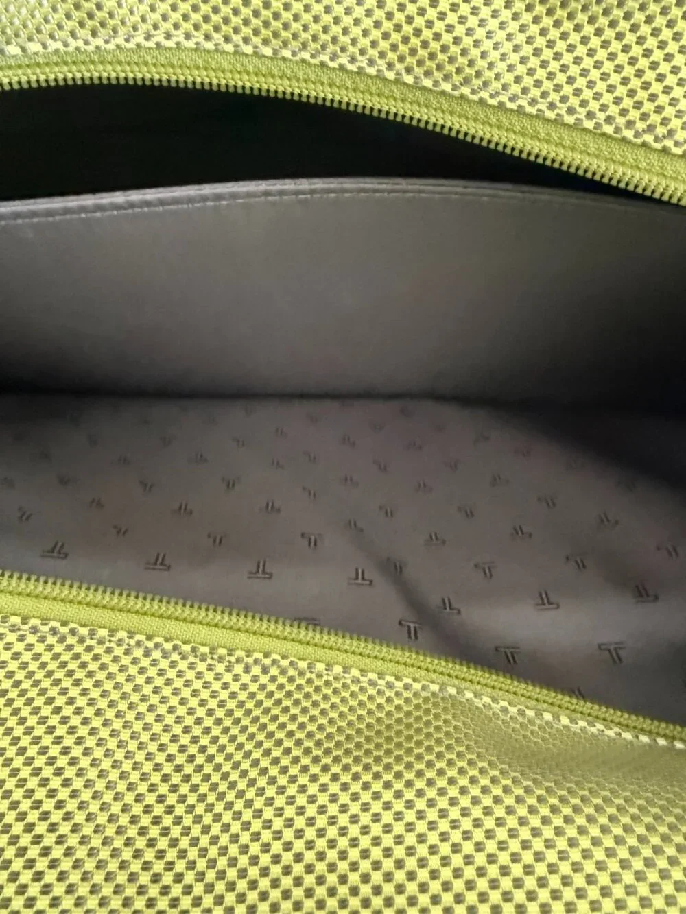 Tumi Ballistic Nylon Tote Bag with Shoulder Strap Kiwi Green